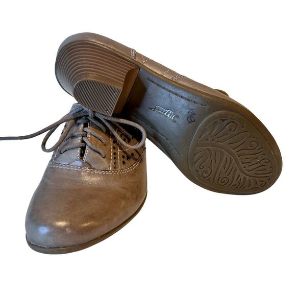 Earth Escape Khaki Preppy Oxford Leather Lace Up 2" Heel Women's 6.5 - Picture 7 of 9